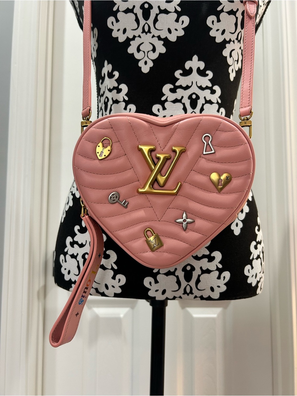 Louis Vuitton New Wave Limited Edition Love Lock Heart Pink Bag💕